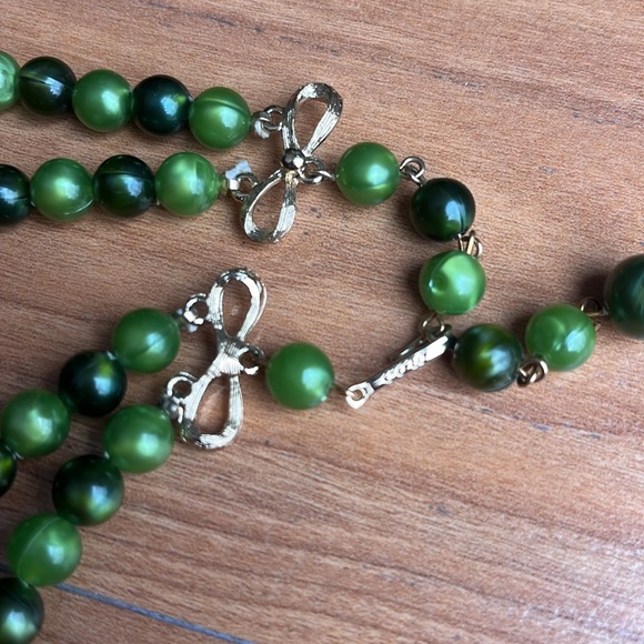 Vintage CORO 2 strand marbled green graduated bead necklace - Picture 6 of 7